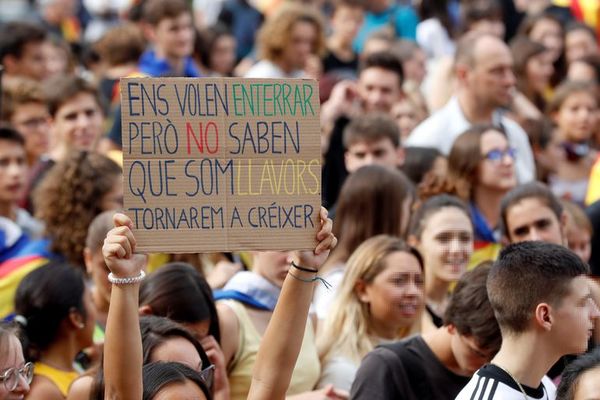 Protestas y huelga independentista en Barcelona, tras cuatro noches de violencia - Mundo - ABC Color