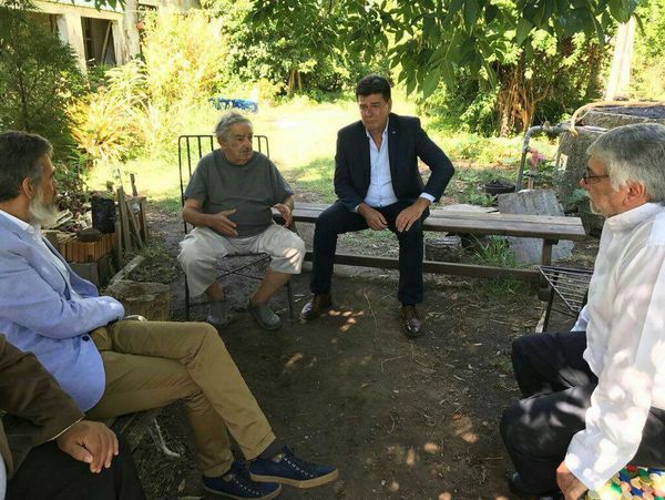 Efraín, Leo y Lugo visitaron a Mujica