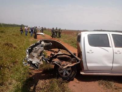 Atacan camioneta con bombas en estancia de Horqueta - ADN Paraguayo