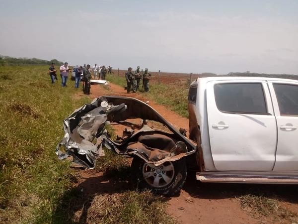 Atacan camioneta con bombas en estancia de Horqueta - ADN Paraguayo