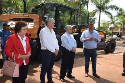 Compran dos equipos viales para Gobernación de Caazapá  - Nacionales - ABC Color