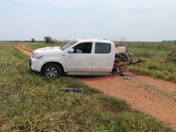 Detonan bomba y destrozan camioneta en una estancia en Horqueta