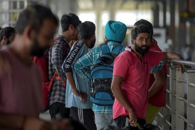 México deporta a más de 300 ciudadanos indios en medida “sin precedentes” » Ñanduti
