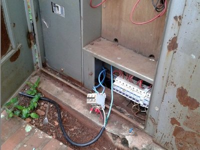 Comerciantes son imputados por conexión clandestina de electricidad