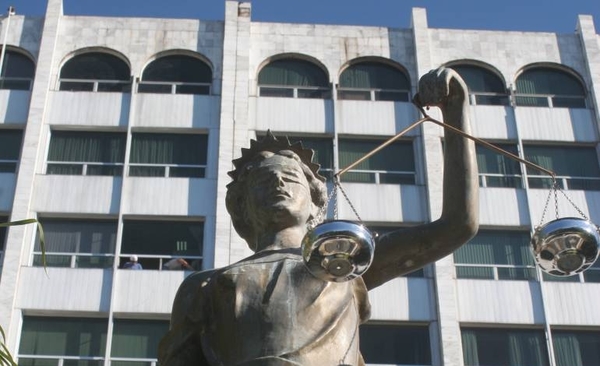 HOY / Arranca la competencia para definir quien ocupará cargo vacante para ministro de Corte