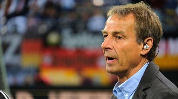 Klinsmann llega a Ecuador y rompe todos los montos