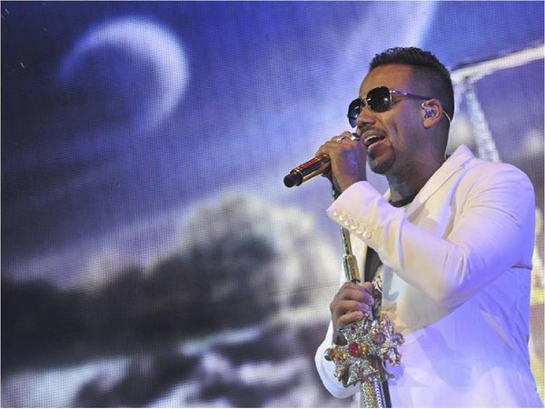 Romeo Santos bate récords Guinness por la venta de álbumes tropicales