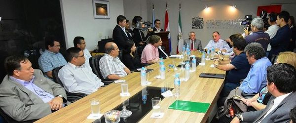 EBY firmó contrato para refaccionar Hospital de Encarnación