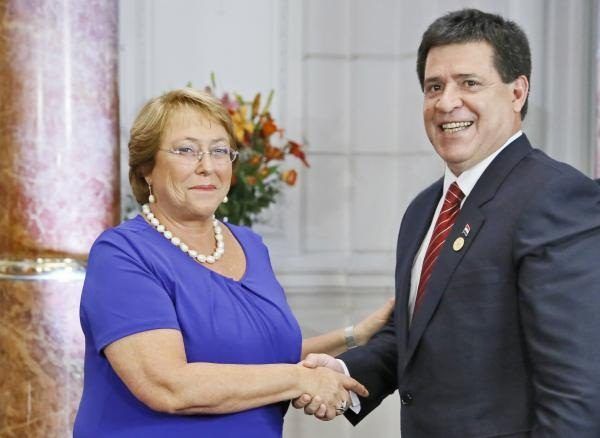Cartes viajó a Chile para cumplir visita oficial