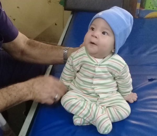 Bebé de 5 meses sufre de atrofia muscular y necesita ayuda