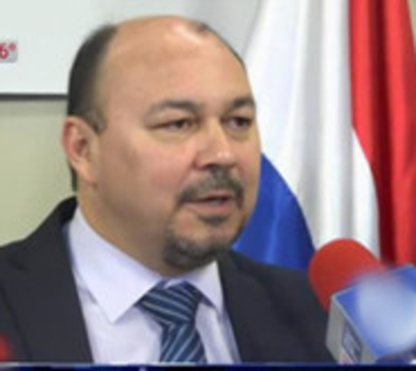 Director de Aduanas dice que hay funcionarios cazafortunas - Paraguay.com