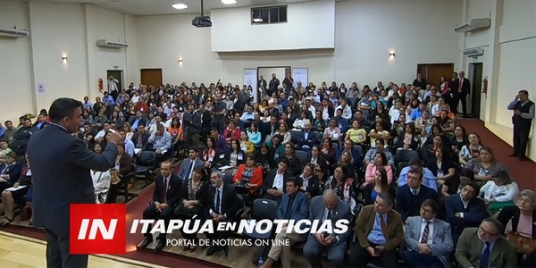 PANEL SOBRE POLÍTICA EDUCATIVA SE DESARROLLÓ EN LA GOBERNACIÓN DE ITAPÚA