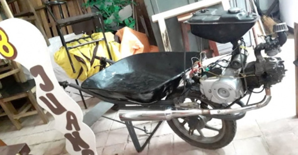 Estudiantes inventan carretilla motorizada