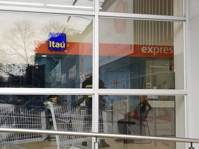 Delincuentes asaltan Itaú de Limpio y se llevan Gs.30.000.000