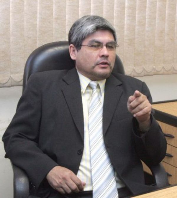 Denuncian que el juez Manuel Aguirre manipula a la justicia en favor de supuestas amantes y en contra de su familia