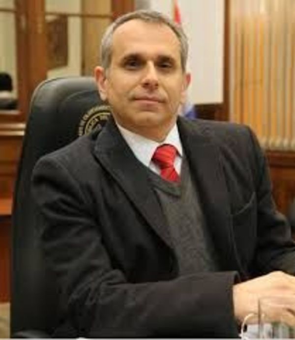 Cristian Kriskovich acusa a joven de estar mal asesorada por sus abogados
