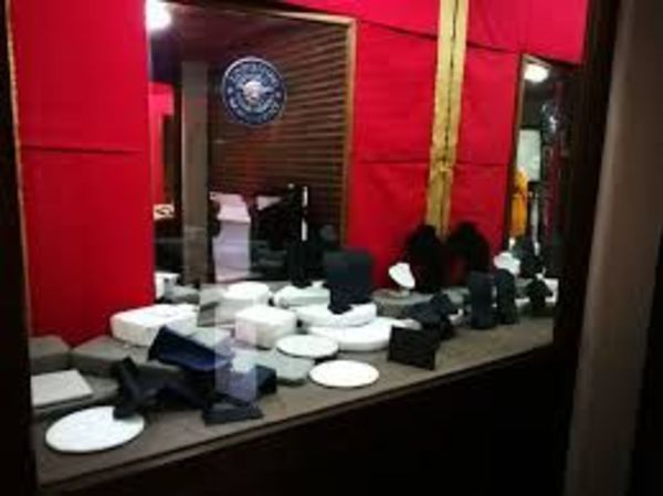 Delincuentes se alzan con Gs.500 millones en joyas del local Luxor de Palma