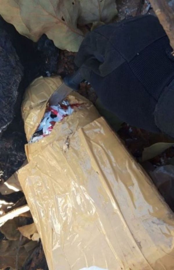 Supuesto explosivo es sometido a peritaje por técnicos de la Policía