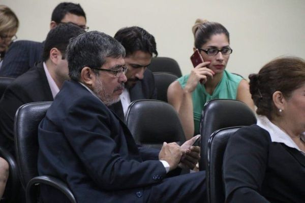 Horas trabajadas adicionales de la secretaria vip del ex contralor
