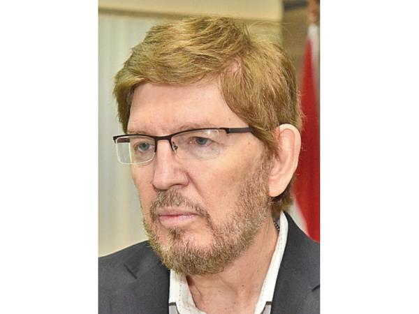 Critican reacción tardía del BCP ante el dólar y piden más previsión