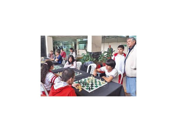 El ajedrez convocó a más de 90 alumnos