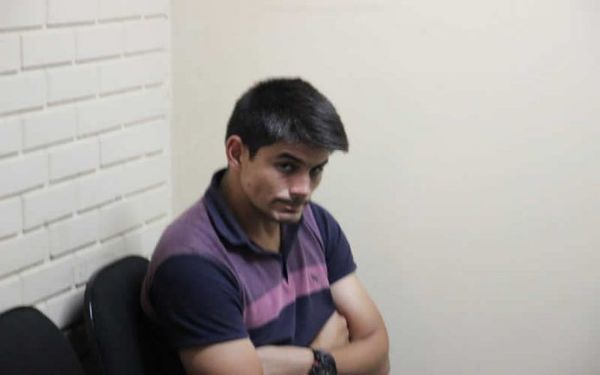 Policía se entrega ante el Ministerio Público