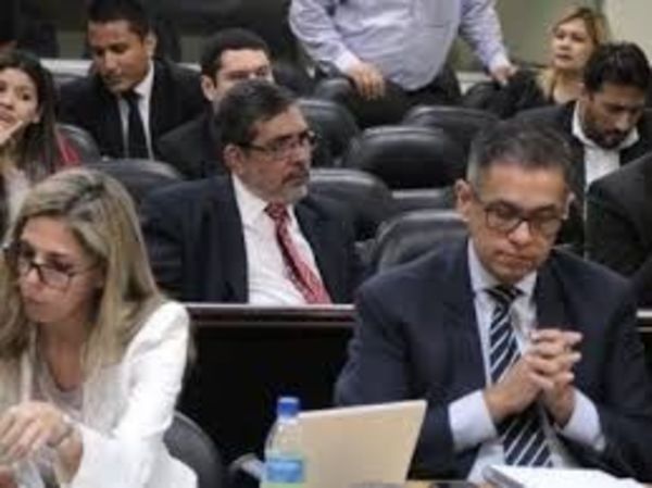 Fiscalia solicita 6 años de cárcel al ex contralor