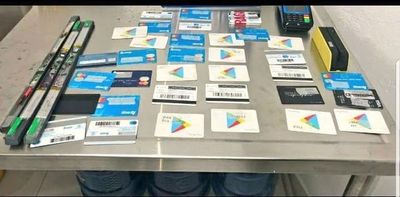 En tres allanamientos, fiscalía incautó varias tarjetas clonadas.