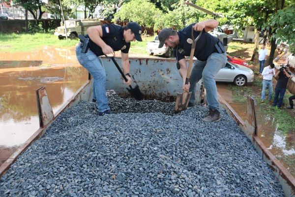 Camión con triturada escondía marihuana