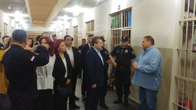 Ministros de Corte realizan visita a penitenciaria de Concepción