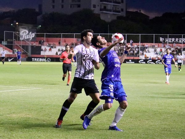 Libertad recibe a Sol buscando acortar distancia