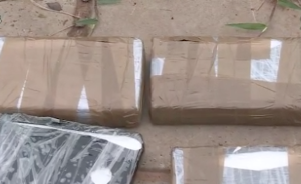 HOY / Persecución en la Autopista: dos detenidos con cocaína, el tercero huyó