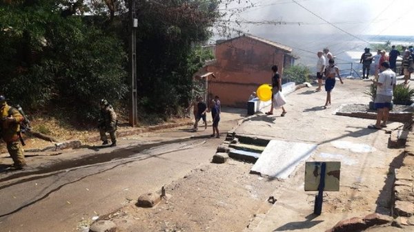 Incendio colosal en la Chacarita | Noticias Paraguay