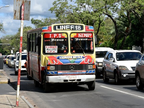 Transportistas definen el martes si van al paro - Informate Paraguay