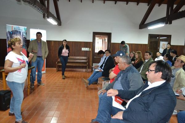 Periodistas se capacitan sobre abordaje de noticias que involucran a niños y adolescentes - Nacionales - ABC Color
