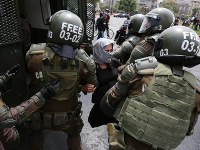 Disturbios en Santiago dejan 308 detenidos y 167 personas heridas