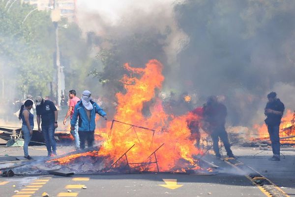 Al menos 308 detenidos y más de 150 heridos durante represiones en Chile - Mundo - ABC Color