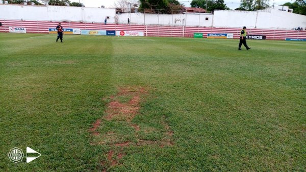 Olimpia califica de 'pésimo estado' el campo de juego del 'Kelito'