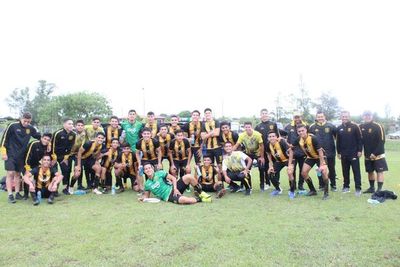 Guaraní golea y es nuevo líder de la Sub 17 - Fútbol - ABC Color