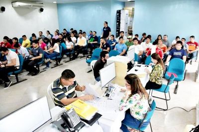 Más de 5.000 pugnan por 68 vacancias - Locales - ABC Color