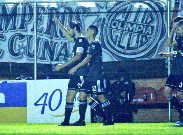 Olimpia gana y mantiene su ventaja en la cima del campeonato | .::Agencia IP::.