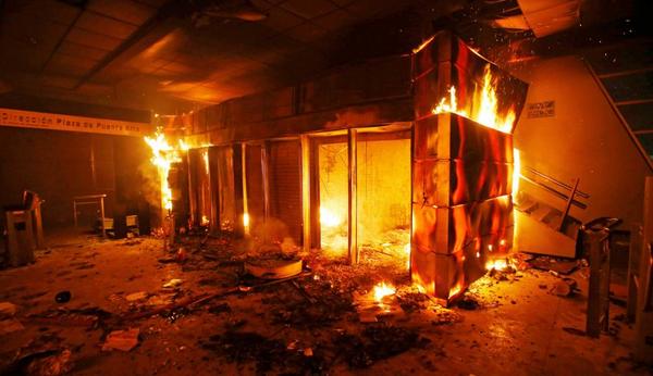 Confirman 3 muertes tras incendio durante protestas en Chile » Ñanduti