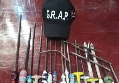 HOY / Cateo e incautación de gran cantidad de armas blancas en la cárcel de Coronel Oviedo