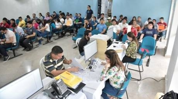 HOY / Más de 5.000 jóvenes pujan por 68 vacancias en Itaipú
