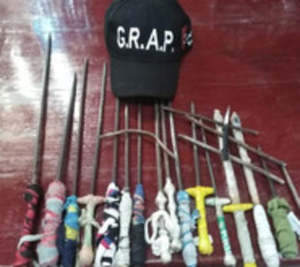 Confiscan armas blancas en penitenciaría de Coronel Oviedo - Paraguay.com