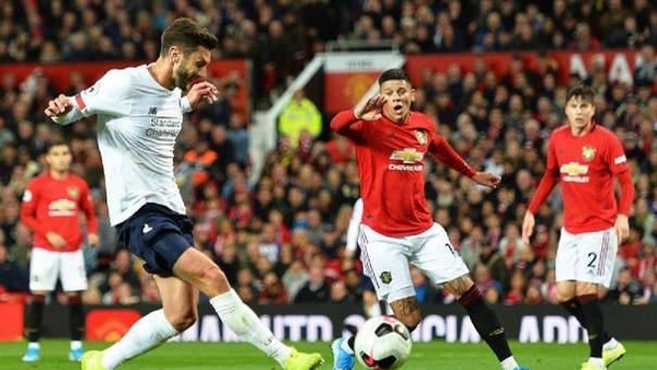 HOY / Lallana encuentra oro en Old Trafford para un pobre Liverpool