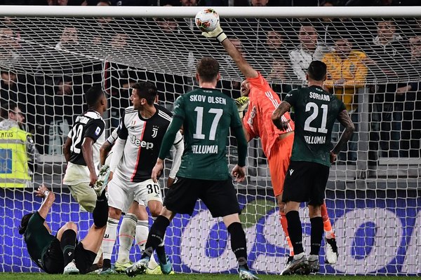 Buffon le dijo 'no' a la extraordinaria chilena de Santander