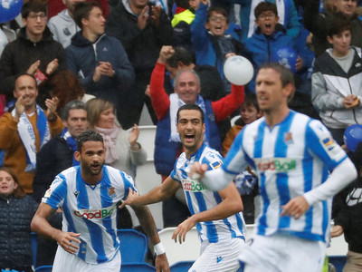 Real Sociedad vence al Betis y queda a tres del puntero
