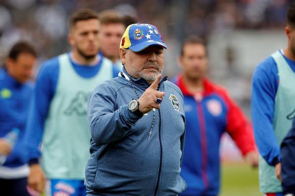 Gimnasia de Maradona vuelve a perder en la Superliga - Fútbol - ABC Color