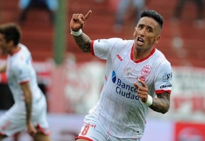 HOY / Lucas retorna a la titularidad y lo hace con gol